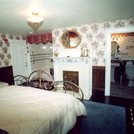 Julias Bed And Breakfast Hubbard 외부 사진